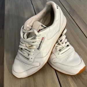 Good condition Reebok casual sneakers in white size 11.